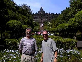 Ron Braun and Lynn Roth at Borobudur in Central Java - jpg - 18982 Bytes